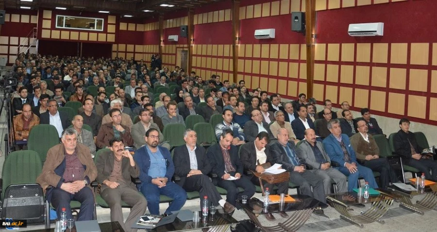 همایش یکروزه بررسی شیوه های نوین ساخت سقف در دانشکده فنی باهنر شیرازبرگزار شد