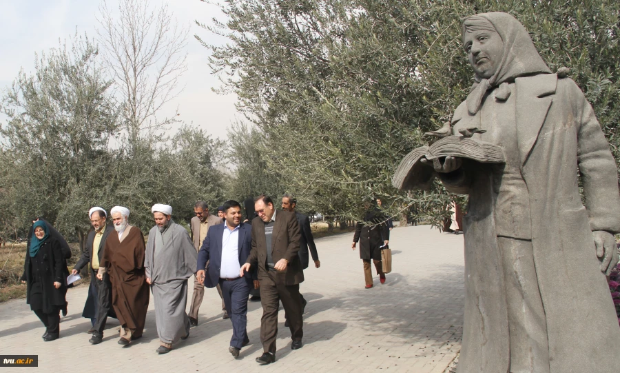 حضور حجت الاسلام و المسلمین دکتر محمدیان در مراسم اختتامیه اولین جشنواره ملی بانوی کرامت_دانشکده شریعتی تهران