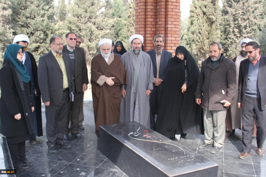 رونمایی از یادمان شهیدان گمنام