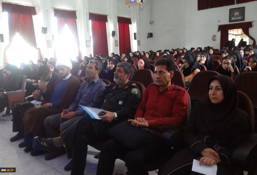 بزرگداشت روز پاسدار در آموزشکده فنی و حرفه ای دختران شیراز
