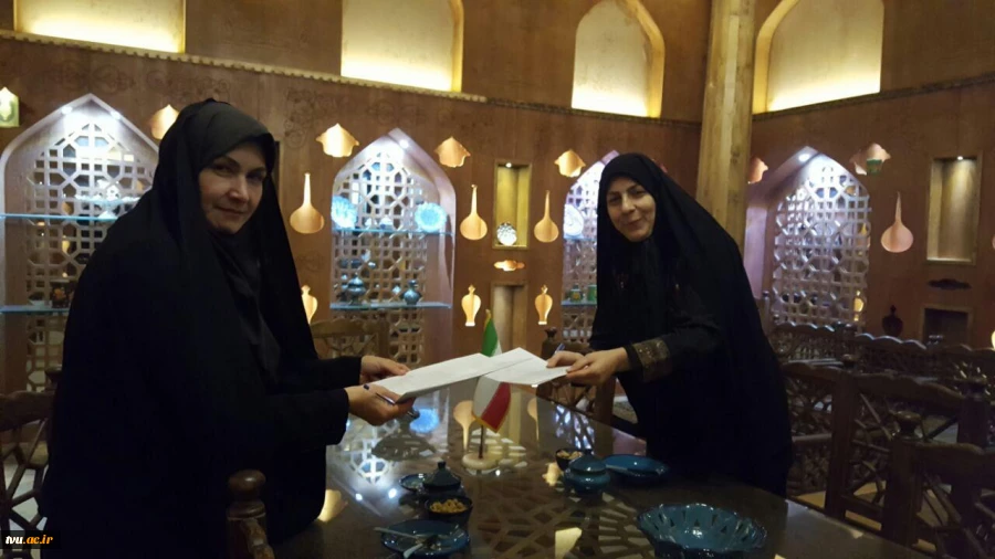 انعقاد تفاهم نامه فی مابین آموزشکده فنی و حرفه ای الزهرا(س) مشهد و بازار قدیم واقع در شهر توریستی پدیده شاندیز