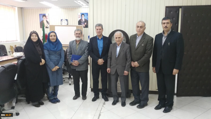 نشست  معاونت پژوهش و فناوری دانشگاه با صاحبان  صنعت طلا وجواهر