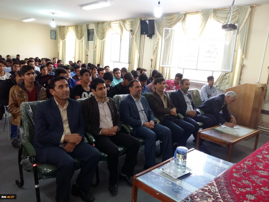 بازدید رئیس سازمان برنامه و بودجه استان بوشهر از آموزشکده فنی و حرفه ای امام خامنه ای
