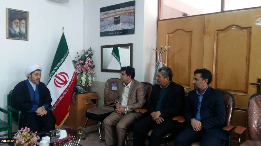 در اولین روز دهه فجر : دیدار رییس دانشکده ابن حسام با امام جمعه شهرستان بیرجند