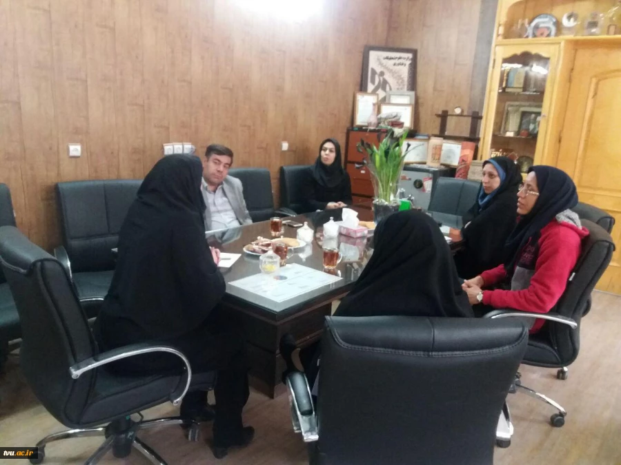 نشست وهم اندیشی دکتر سعید عابدی رییس مرکز تحقیقات نفرولوژی اطفال از دانشگاه علوم پزشکی اصفهان ومدیر عامل انجمن دیابت جنان بارییس دانشکده فنی وحرفه ای دختران نجف آباد