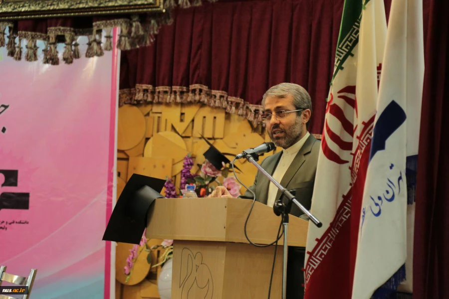 مراسم جشن دانش آموختگی دانشکده فنی و حرفه ای دختران تهران ولی عصر(عج) برگزار شد.