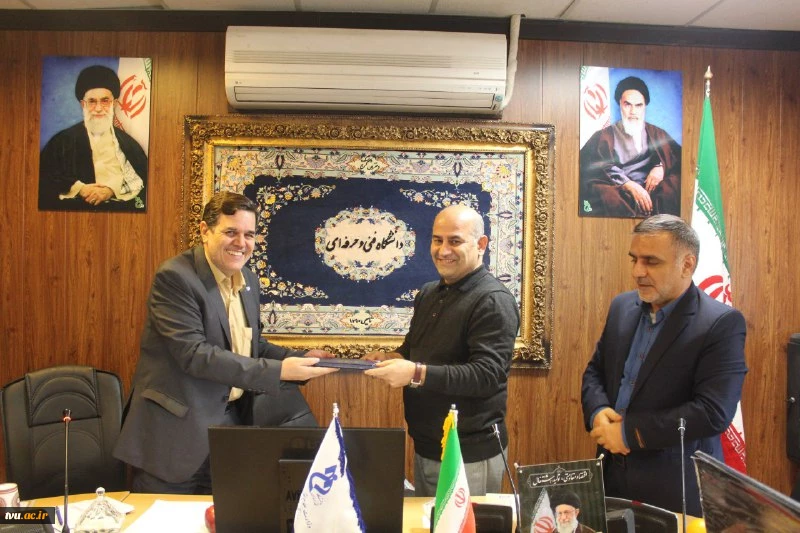 سرپرست دانشگاه های فنی و حرفه ای و فرهنگیان در جهت تعاملات بین دانشگاهی دیدار و گفتگو کردند.