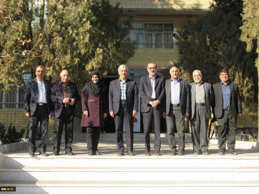 بازدید دکتر احمد همتی نماینده مردم شهرستان های سمنان ، مهدیشهر و سرخه در مجلس شورای اسلامی و ریاست و اعضاء شورای اسلامی شهر سمنان از آموزشکده فنی و حرفه ای پسران سمنان
