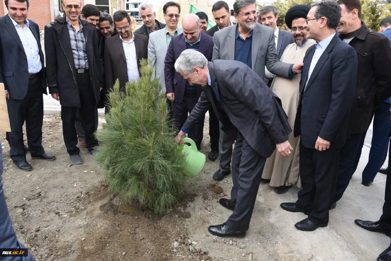 با حضور دکتر منصور غلامی وزیر علوم ، تحقیقات و فناوری و دکتر ابراهیم صالحی عمران سرپرست دانشگاه فنی و حرفه ای ، سالن همایش دانشکده فنی و حرفه ای شهید منتظری و مجتمع اموزشی رفاهی مشهد افتتاح شد .