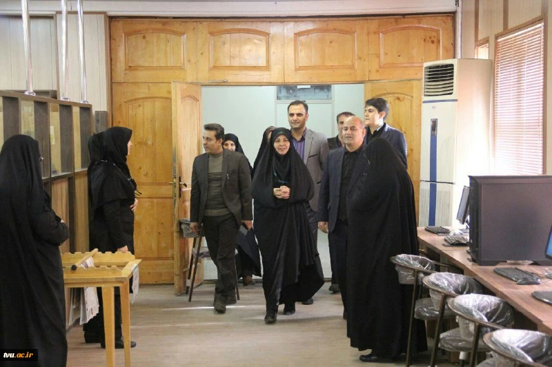 دکتر صالحی عمران از دانشکده فنی و حرفه ای دختران ولیعصر(عج) تهران بازدید کرد / گسترش دانشگاه فنی و حرفه ای مورد توجه وزارت علوم است
