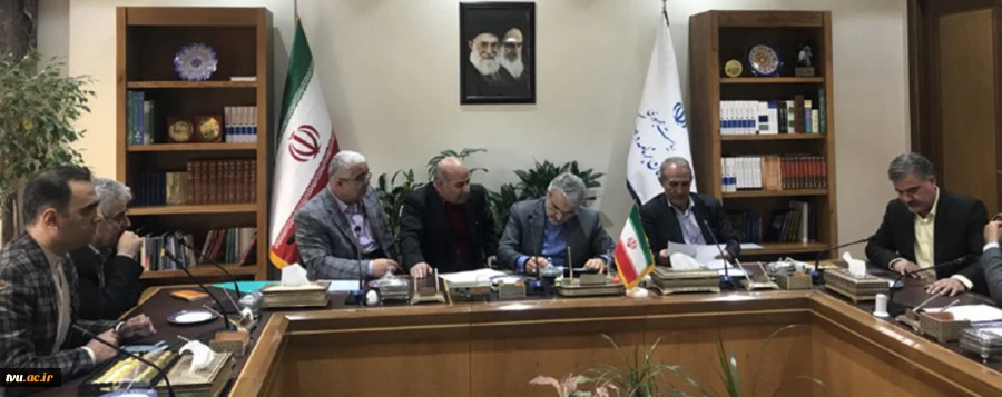 نشست صمیمی دکتر محمد باقر نوبخت معاون محترم رییس جمهور و رئیس سازمان برنامه و بودجه با دکتر صالحی عمران و هیات همراه