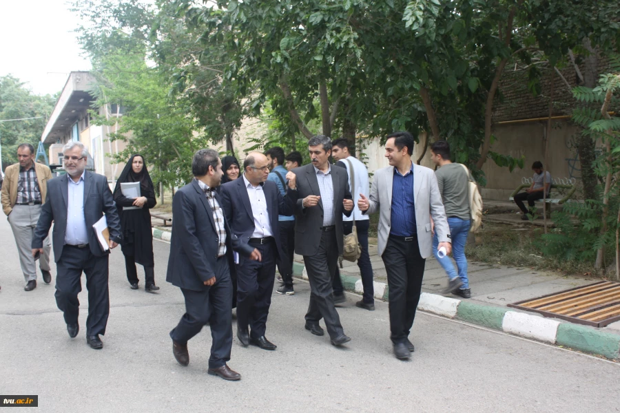 عکس دانشکده انقلاب اسلامی