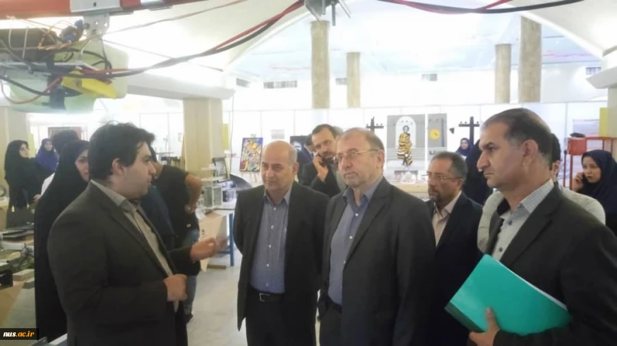 هم اکنون، بازدید رئیس دانشگاه و دکتر قبادیان معاون وزیر از نمایشگاه توانمندی های دانشجویی دانشگاه به مناسب‌تر ز ملی آموزش های فنی و حرفه ای و مهارتی 2