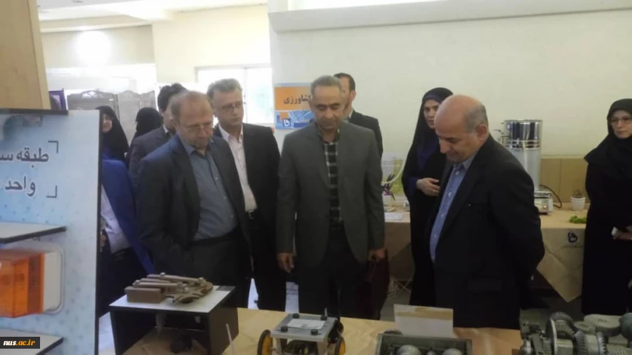 هم اکنون، بازدید رئیس دانشگاه و دکتر قبادیان معاون وزیر از نمایشگاه توانمندی های دانشجویی دانشگاه به مناسب‌تر ز ملی آموزش های فنی و حرفه ای و مهارتی 6