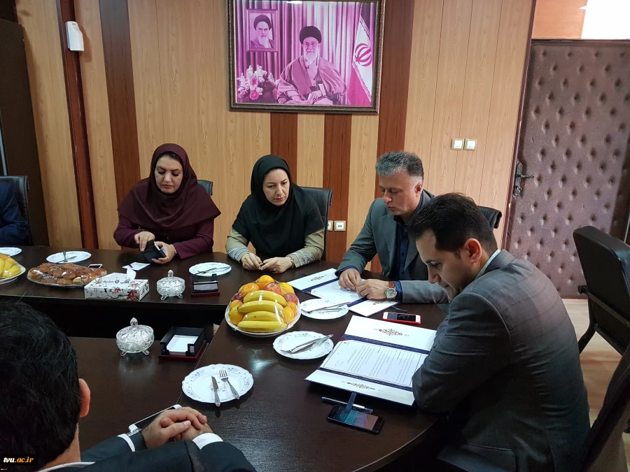 امضاء تفاهم نامه همکاری شرکت شهرکهای صنعتی استان هرمزگان و دانشگاه فنی و حرفه ای