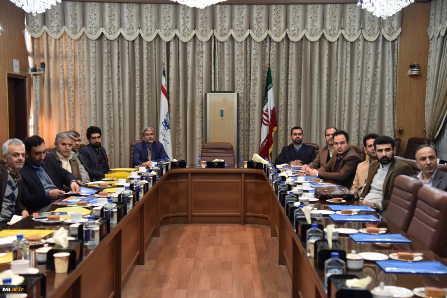 کارکنان دفتر مرکزی حراست دانشگاه از سازمان بورس و اوراق بهادار بازدید کردند 4