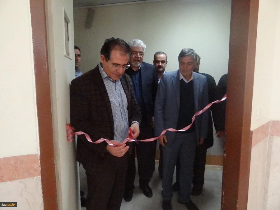 به مناسبت هفته پژوهش و فناوری
مرکز نوآوری، شکوفایی و توسعه کسب و کار با رویکرد ICT دانشکده شهید شمسی پور تهران افتتاح شد 3