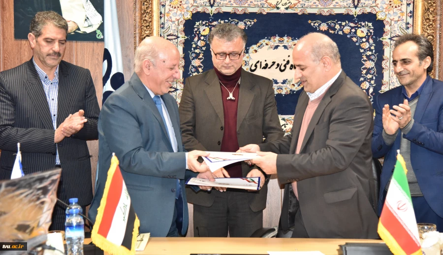 در سفر هیات عراقی به تهران تاکید شد

گسترش همکاری های علمی و آموزشی دانشگاه فنی و حرفه ای و دانشگاه فنی شمالی عراق 2