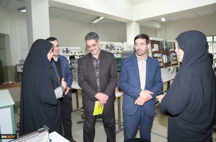 بازدید دکتر زمانی سرپرست معاون اداری مالی و مدیریت منابع انسانی از دانشکده شریعتی 2