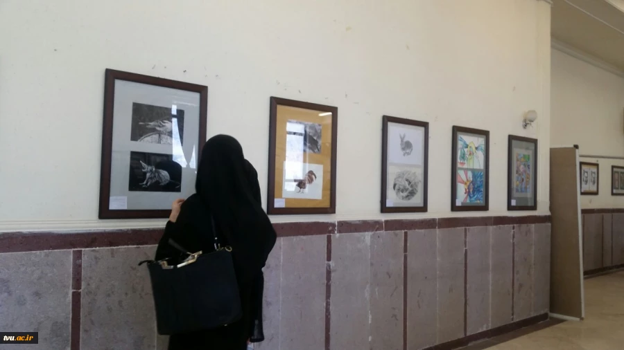 برگزاری نمایشگاهی از دستاوردهای دانشجویی رشته گرافیک در دانشگاه فنی و حرفه ای استان لرستان به مناسبت روز جهانی گرافیک   3