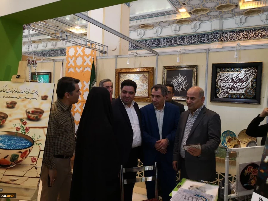 رییس دانشگاه فنی و حرفه ای کشور ار غرفه ویژه دانشگاه فنی و حرفه ای در نمایشگاه قرآن بازدید کرد 4