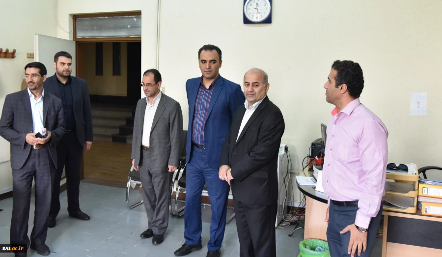 رییس دانشگاه فنی و حرفه ای در بازدید سرزده از دوایر مختلف سازمان مرکزی

 بر خدمات‌رسانی مطلوب و تکریم مراجعان تاکید کرد 2