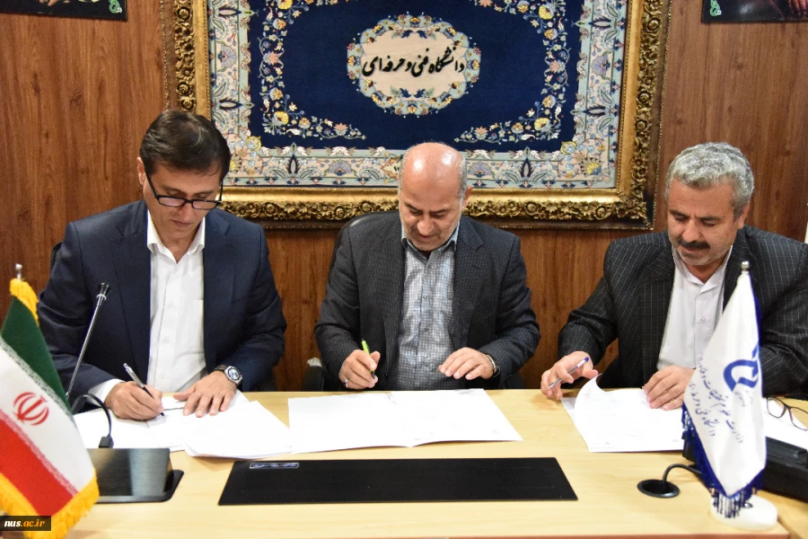 در راستای اجرای برنامه توسعه روستایی؛

دانشگاه فنی و حرفه‌ای با وزارت تعاون، کار و رفاه اجتماعی تفاهم‌نامه همکاری امضا کرد 2