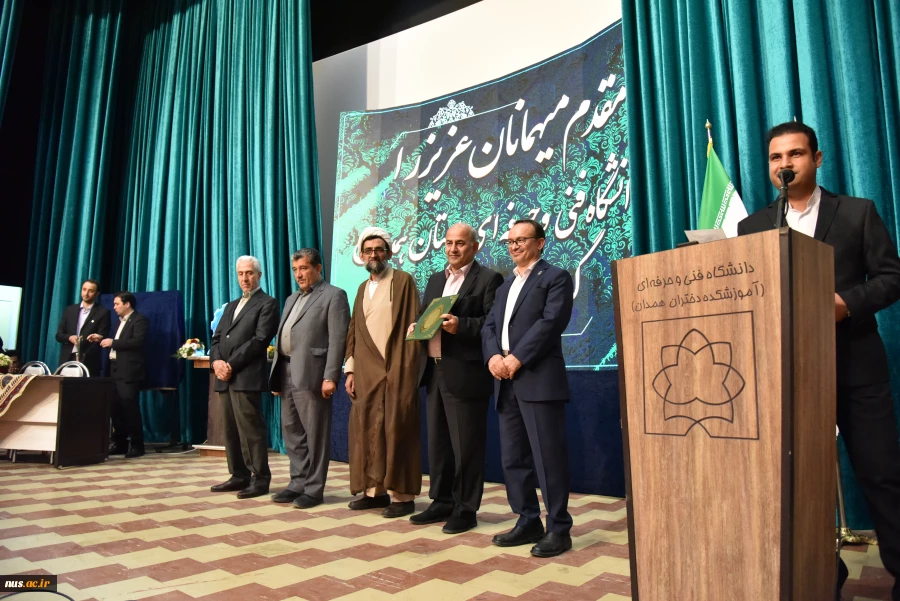 وزیر علوم در جمع دانشگاهیان فنی و حرفه‌ای استان همدان تاکید کرد:

توجه به آموزش‌های مهارتی؛ در اولویت برنامه‌های وزارت علوم 5