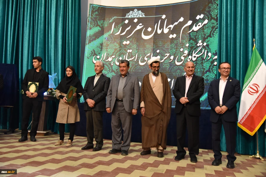 وزیر علوم در جمع دانشگاهیان فنی و حرفه‌ای استان همدان تاکید کرد:

توجه به آموزش‌های مهارتی؛ در اولویت برنامه‌های وزارت علوم 6