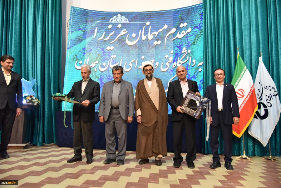 وزیر علوم در جمع دانشگاهیان فنی و حرفه‌ای استان همدان تاکید کرد:

توجه به آموزش‌های مهارتی؛ در اولویت برنامه‌های وزارت علوم 3
