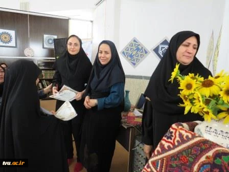 برگزاری جلسه توجیهی دانشجویان جدیدالورود آموزشکده فنی و حرفه ای دختران میبد 4