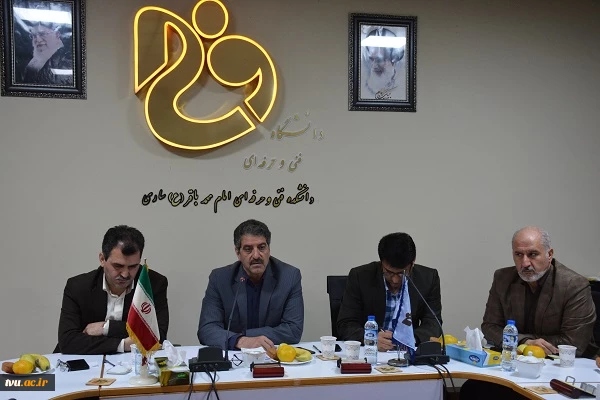 معاون اداری، مالی و مدیریت منابع دانشگاه فنی و حرفه ای؛
عزمی جدی در دانشگاه فنی و حرفه ای وجود دارد و همه باید کمک کنیم و دست به دست هم بدهیم تا در جنگ اقتصادی موفق باشیم.  
 5