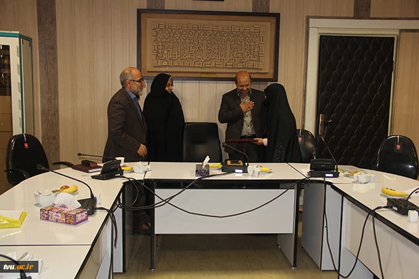 مراسم معارفه مسئول کانون بسیج اساتید دانشکده فنی و حرفه ای دختران تهران ولی عصر(عج) برگزار شد.
 12