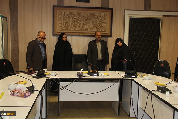 مراسم معارفه مسئول کانون بسیج اساتید دانشکده فنی و حرفه ای دختران تهران ولی عصر(عج) برگزار شد.
 13