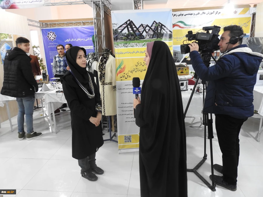 کسب عنوان غرفه برگزیده نمایشگاه هفته پژوهش و فناوری استان قزوین در سال 1398 توسط دانشگاه فنی و حرفه‌ای استان قزوین 3