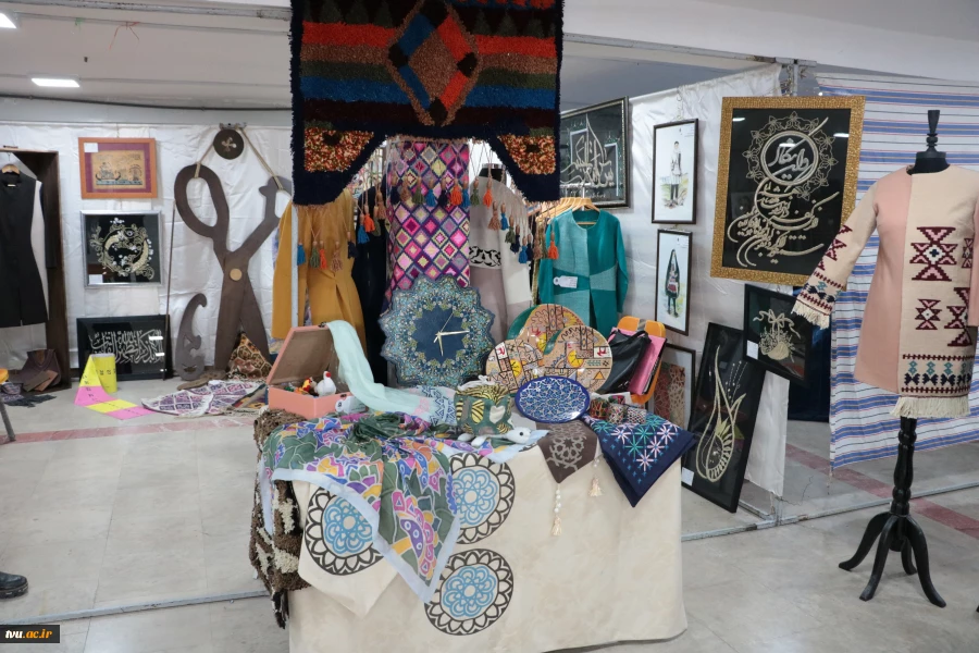 برگزاری کارگاه آموزشی توسط اساتید آموزشکده فنی دختران آمل در نمایشگاه دستاوردهای دانشجویی دانشگاه فنی استان مازندران به مناسبت هفته پژوهش 2