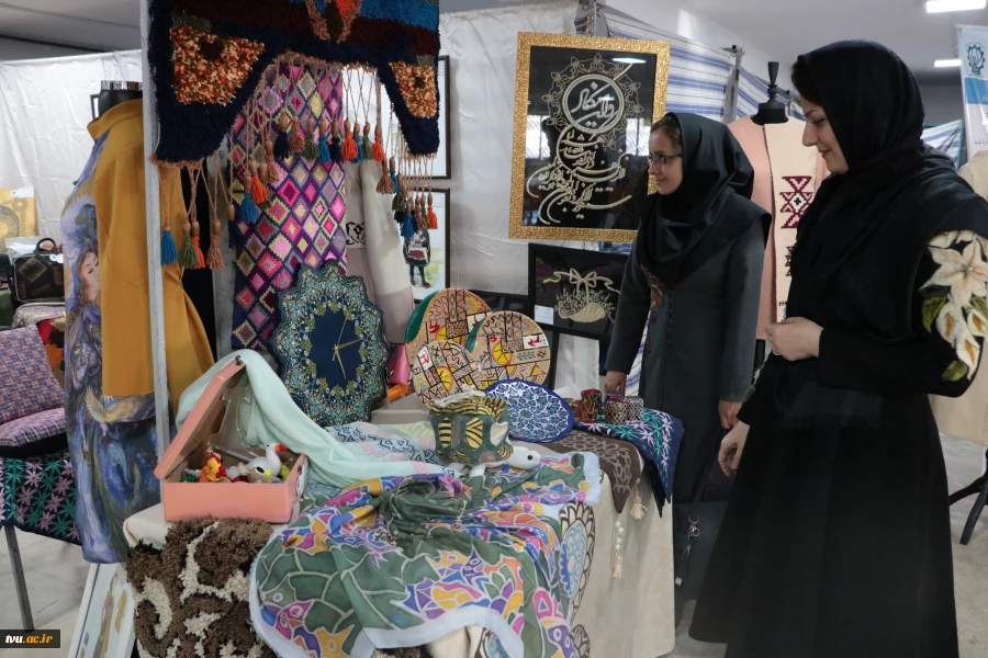 برگزاری کارگاه آموزشی توسط اساتید آموزشکده فنی دختران آمل در نمایشگاه دستاوردهای دانشجویی دانشگاه فنی استان مازندران به مناسبت هفته پژوهش 5