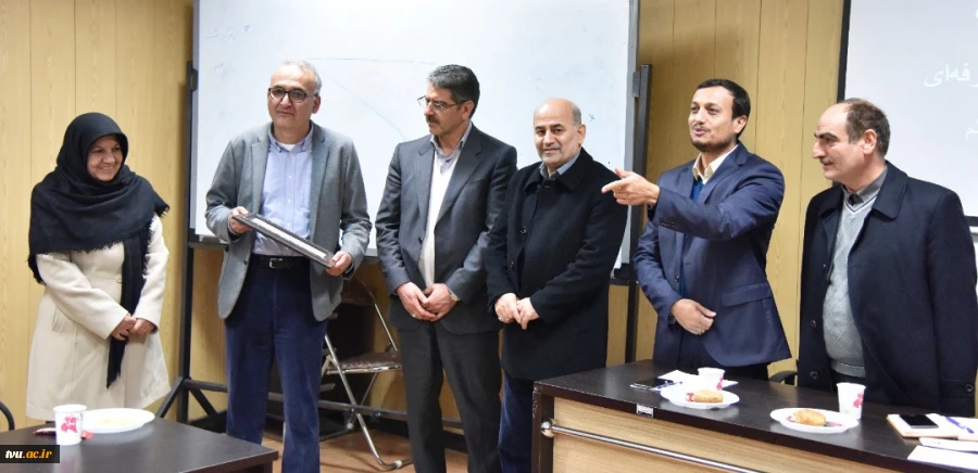 نشست صمیمی دکتر صالحی عمران

 با نمایندگان منتخب خیرین و حامیان دانشگاه فنی و حرفه ای 2