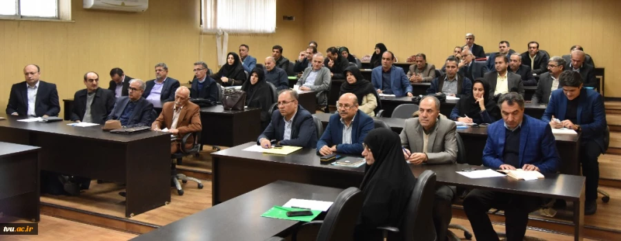 نشست صمیمی دکتر صالحی عمران

 با نمایندگان منتخب خیرین و حامیان دانشگاه فنی و حرفه ای 3
