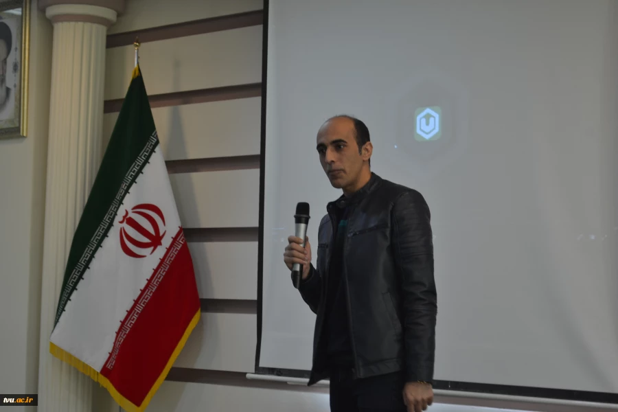 در هفته پژوهش و فناوری، طرح ها و دست ساخته های پژوهشی استادان و دانشجویان دانشگاه فنی و حرفه ای استان آذربایجان شرقی رونمایی شدند. 4