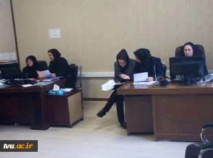 نظارت مستقیم سرپرست آموزشکده فنی و حرفه ای دختران ارومیه دکتر رقیه اشرفی بر ثبت برنامه درسی ترم 982 2