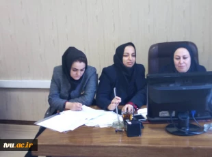 نظارت مستقیم سرپرست آموزشکده فنی و حرفه ای دختران ارومیه دکتر رقیه اشرفی بر ثبت برنامه درسی ترم 982 4