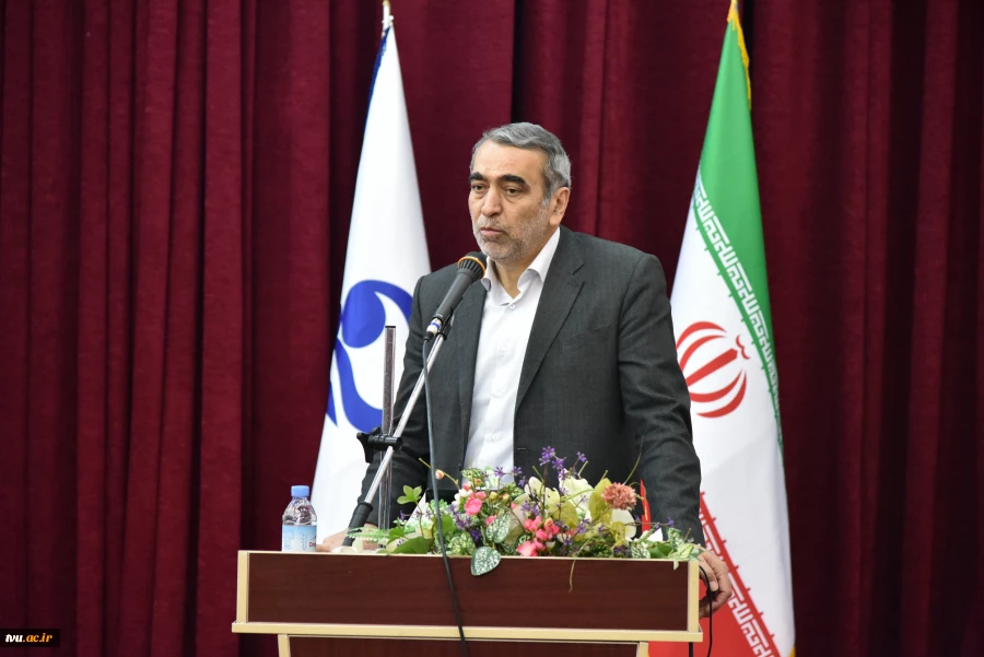 معاون اداری، مالی و مدیریت منابع وزارت علوم، تحقیقات و فناوری:

تغییر دفتر بخشی دانشگاه فنی و حرفه ای در سازمان برنامه و بودجه بخشی از مشکلات این دانشگاه را مرتفع می کند 3
