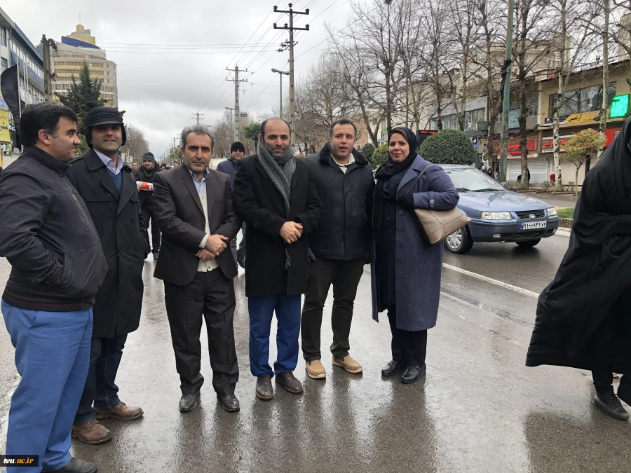 حضور کارکنان و اساتید آموزشکده فنی دختران آمل در راهپیمایی 22 بهمن سال 98 3