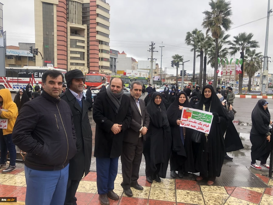 حضور کارکنان و اساتید آموزشکده فنی دختران آمل در راهپیمایی 22 بهمن سال 98 5