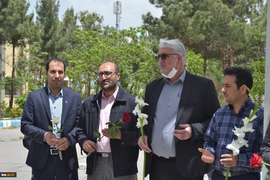 غبار روبی و گل افشانی مزار شهدای گمنام دانشگاه فنی و حرفه ای استان آذربایجان شرقی بمناسبت گرامیداشت سالروز مقاومت، ایثار و پیروزی 4