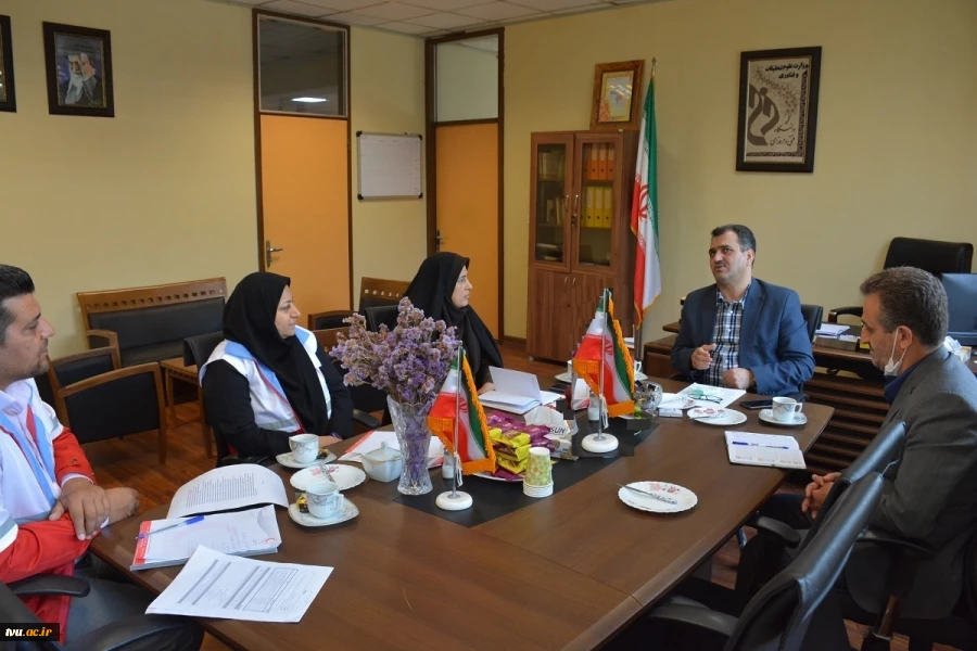 جلسه هم اندیشی مسئولین دانشگاه فنی و حرفه ای استان مازندران و سازمان هلال احمر استان مازندران در دانشکده فنی امام محمد باقر(ع) ساری 2