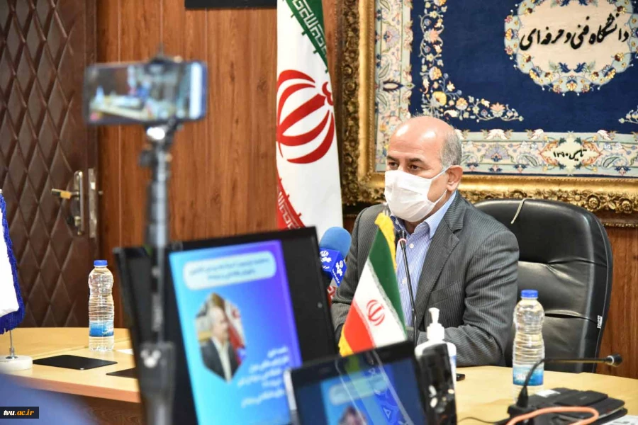 رییس دانشگاه فنی و حرفه ای در نشست خبری روز ملی کارآفرینی 

توانمندسازی دانشجویان برای فعالیت در عرصه تولید/ در راستای تجاری سازی آموزش در حال شناسایی فارع التحصیلان موفق دانشگاه در بازار کار هستیم/ بیش از 200 میلیارد تومان برای تجهیز آزمایشگاه‌ها درنظر