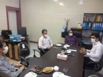 دیدار رییس و جمعی از کارکنان آموزشکده فنی امام خمینی(ره) شهرستان آباده با رییس هیات مدیره و مدیرعامل شرکت خدمات شهرک صنعتی شهرستان آباده به مناسبت هفته ارتباط علم با صنعت 3