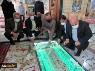 ادای احترام رئیس دانشگاه فنی و حرفه ای کشور به مقام شامخ شهدای استان سمنان 4